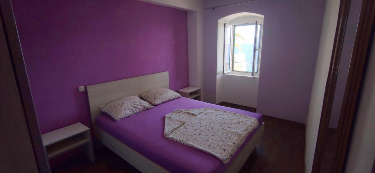 Apartments Mladenka Brist Zewnętrze zdjęcie