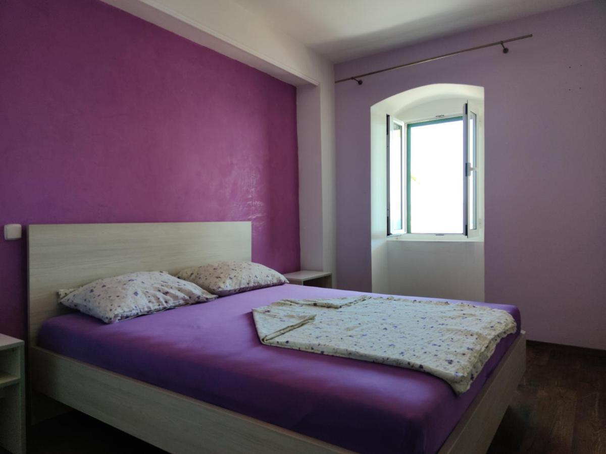 Apartments Mladenka Brist Zewnętrze zdjęcie