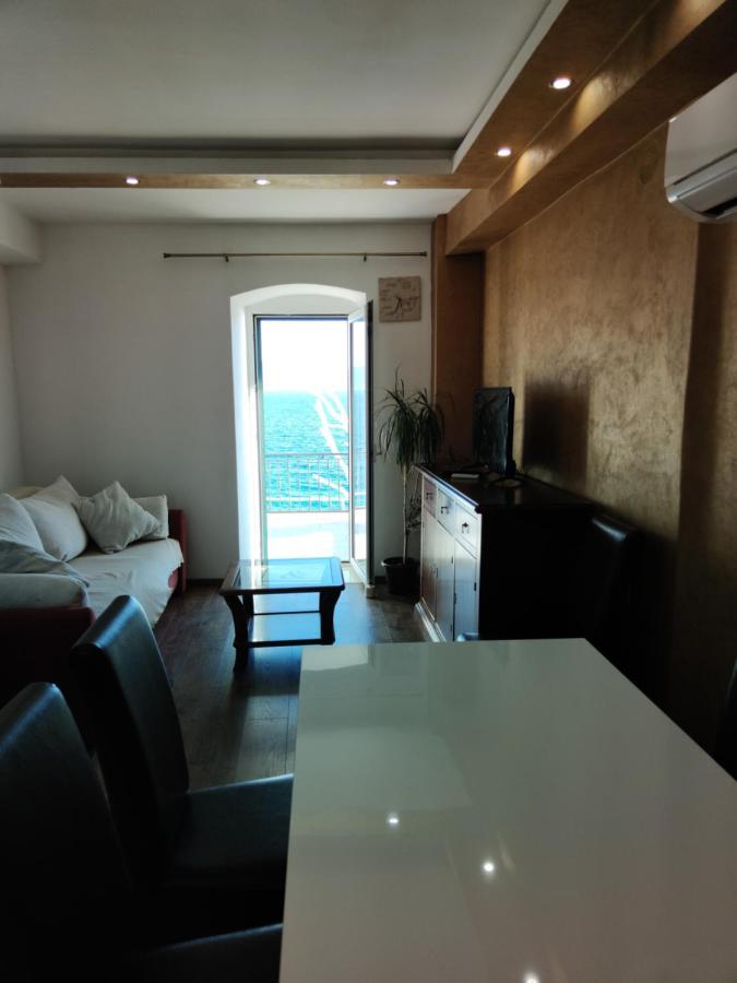 Apartments Mladenka Brist Zewnętrze zdjęcie