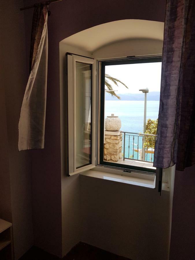 Apartments Mladenka Brist Zewnętrze zdjęcie